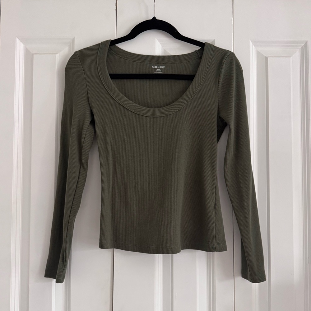 BUNDLE 5-$20 Old Navy Women's Sage Green Scoop Neck Blouse